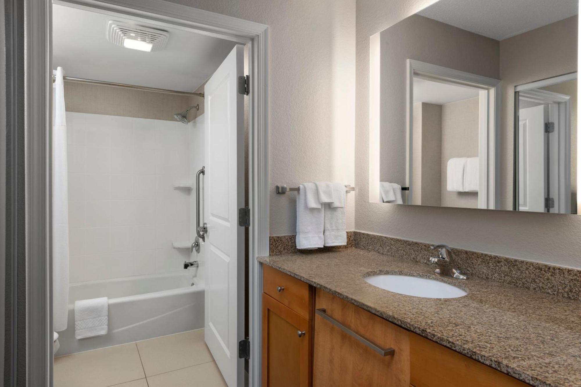 מאונט לאורל Residence Inn Mt. Laurel At Bishop'S Gate מראה חיצוני תמונה