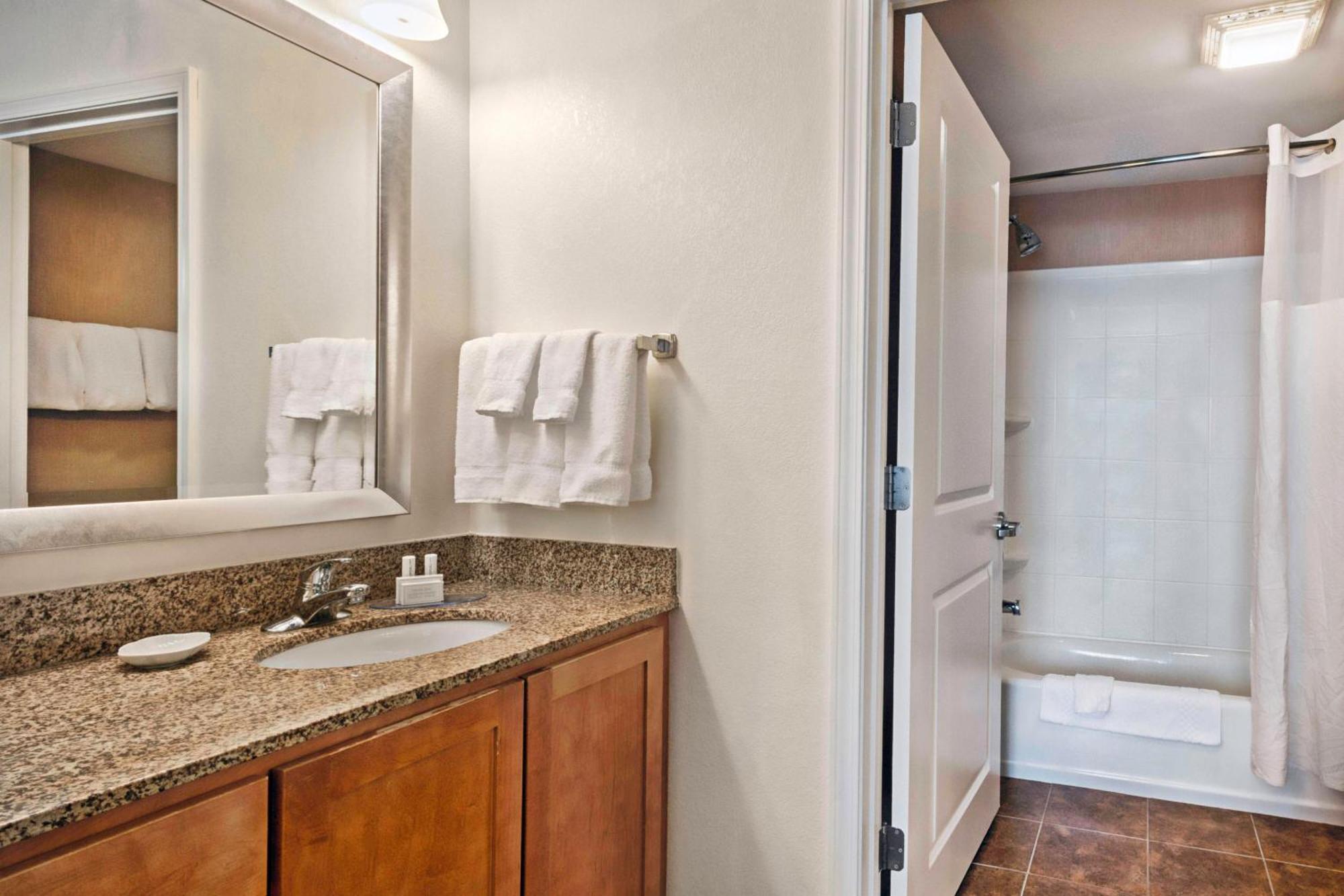 מאונט לאורל Residence Inn Mt. Laurel At Bishop'S Gate מראה חיצוני תמונה